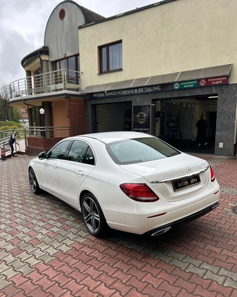 Mercedes-Benz Klasa E cena 134900 przebieg: 132000, rok produkcji 2019 z Krapkowice małe 277